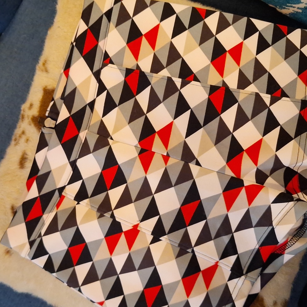 Geometric shorts - Picture 2 of 7